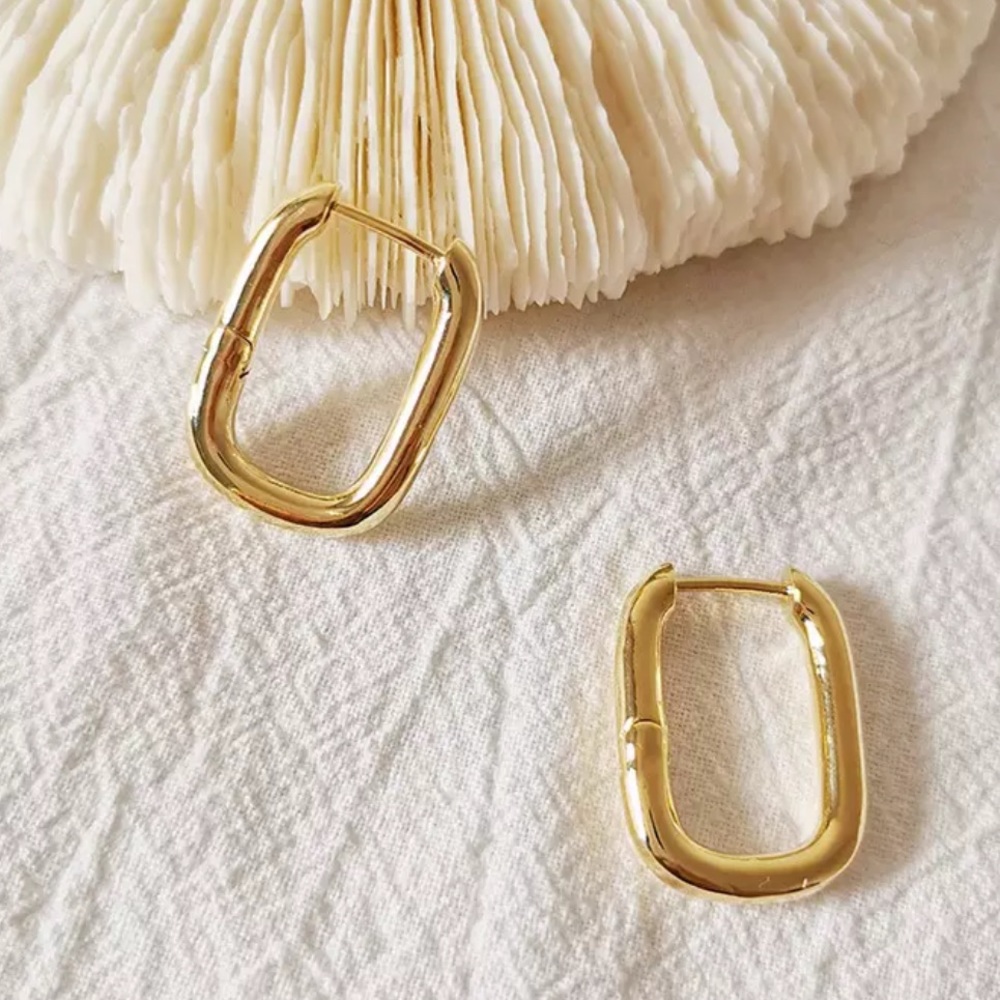 NEW 18K GOLD OVAL HOOP EARRINGS, NICE EARRINGS, CUTE EARRINGS - Picture 6 of 8